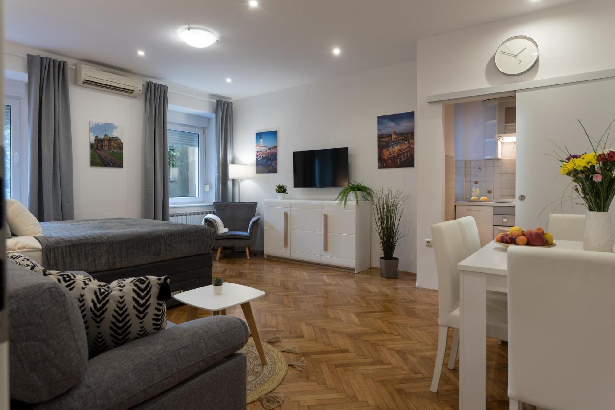 Like Home Zagreb Apartment Esterno foto